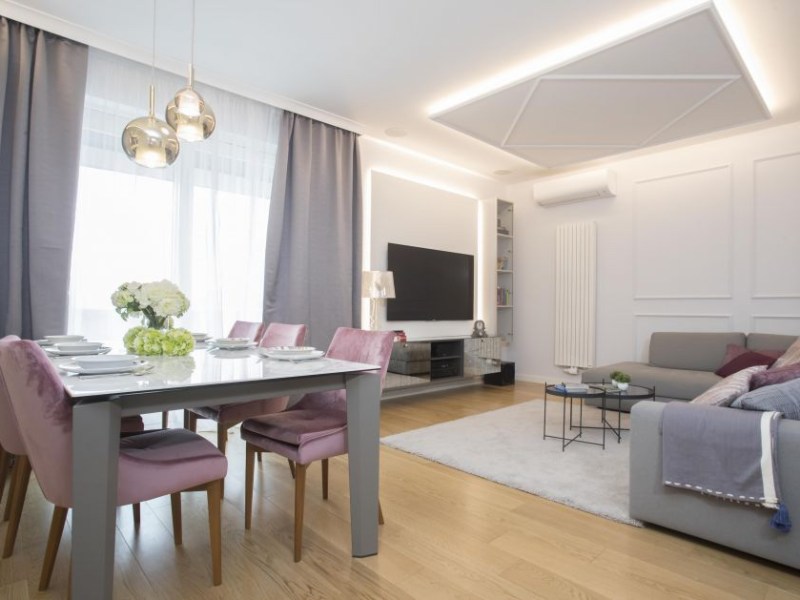 СТИЛСКИ ИГРИ НА&nbsp;ПЛАФОНОТ